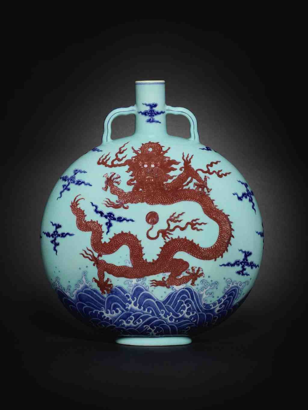 Qianlong flask set to return home after record sale